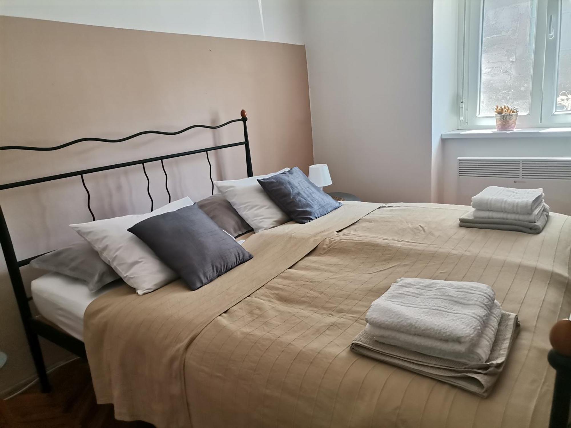 Apartament Casa Di Nonna Pina, Kuca U Blizini Arene Pula Zewnętrze zdjęcie